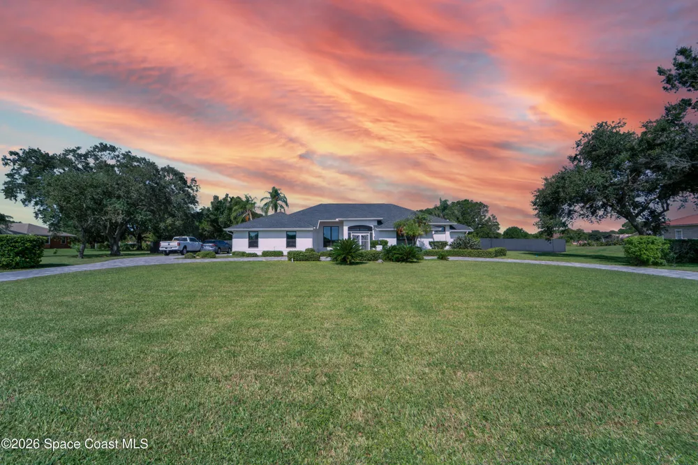 8710 Lake Ridge Drive Grant-Valkaria, FL 32909
