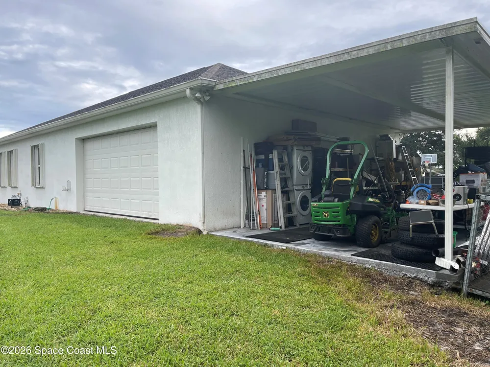 8710 Lake Ridge Drive Grant-Valkaria, FL 32909