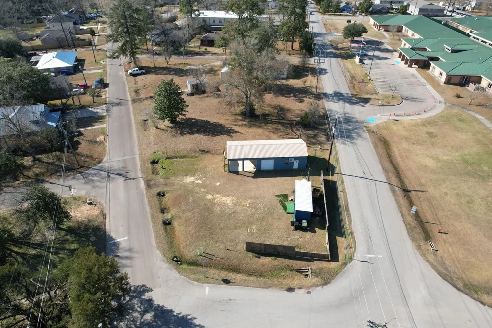 E Fort Worth Street Cleveland, TX 77327