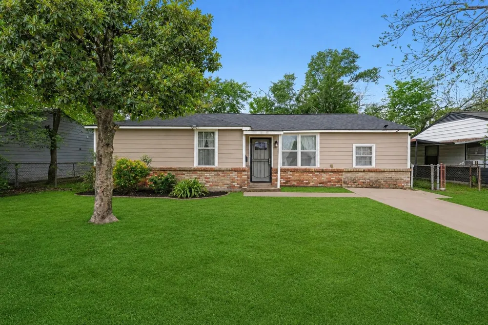 9410 Rosehaven Drive Houston, TX 77051