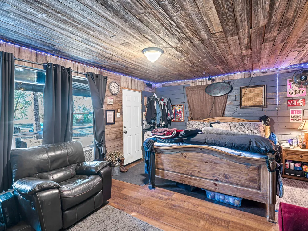 11201 County Road 203 Plantersville, TX 77363