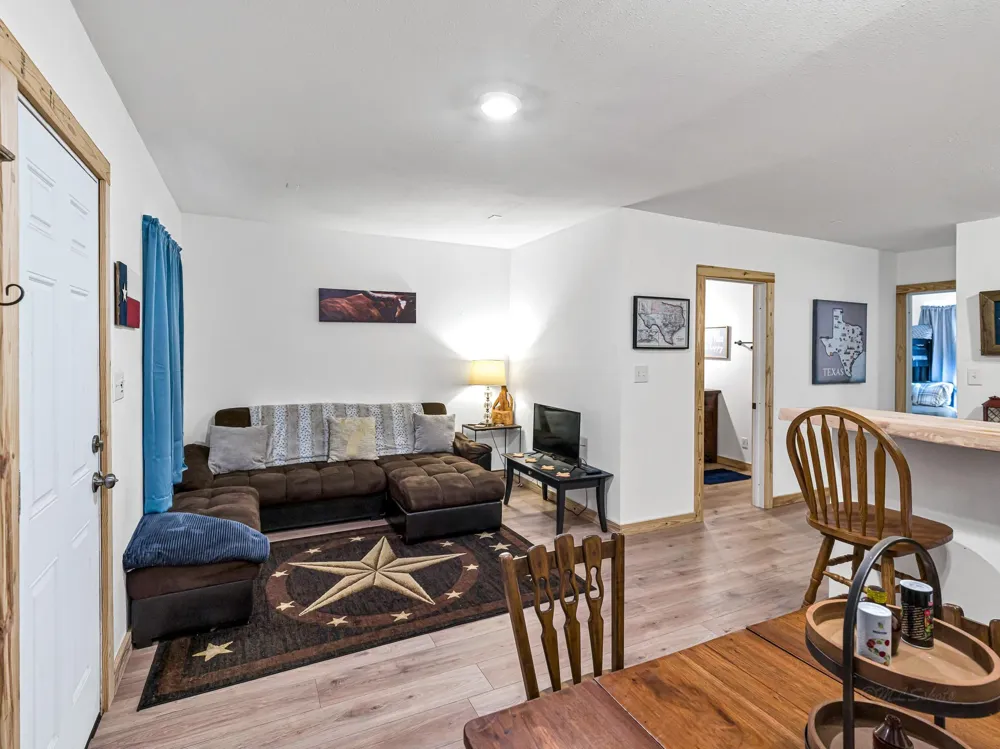 11201 County Road 203 Plantersville, TX 77363