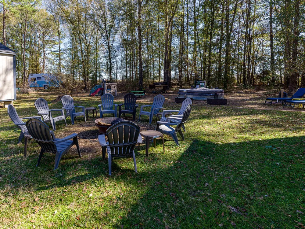 11201 County Road 203 Plantersville, TX 77363
