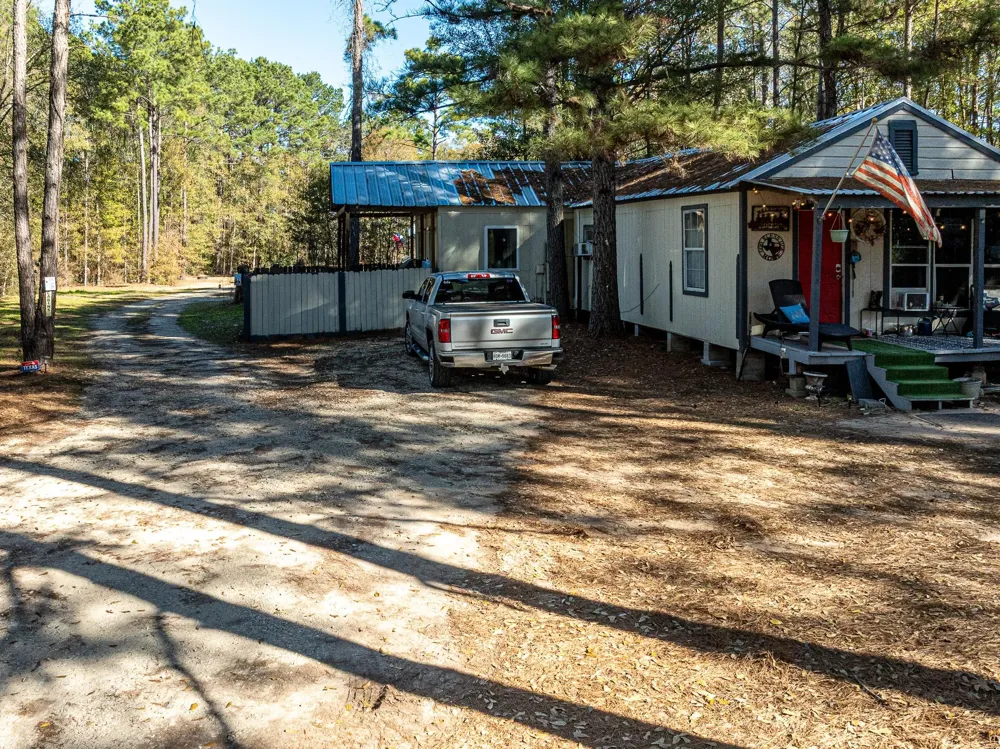 11201 County Road 203 Plantersville, TX 77363