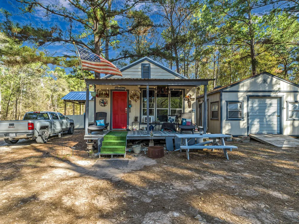 11201 County Road 203 Plantersville, TX 77363