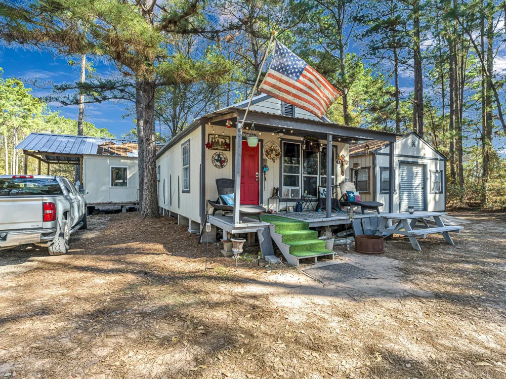 11201 County Road 203 Plantersville, TX 77363