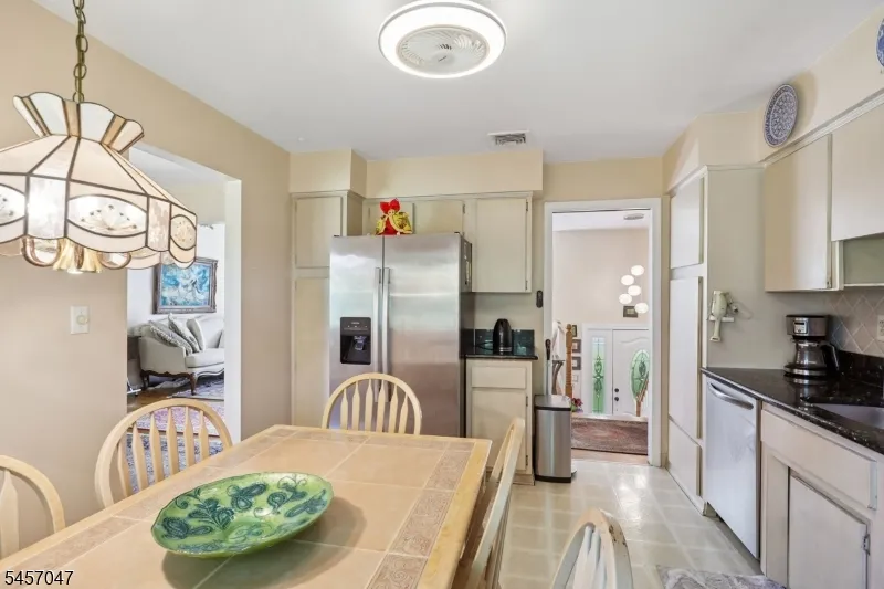 347 Alan Dr Paramus, NJ 07652