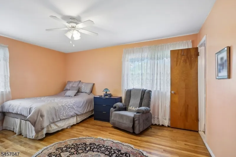 347 Alan Dr Paramus, NJ 07652