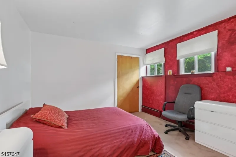 347 Alan Dr Paramus, NJ 07652