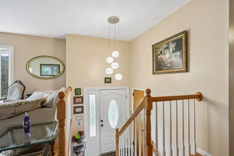 347 Alan Dr Paramus, NJ 07652