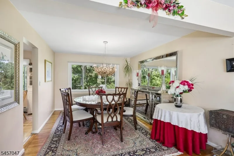 347 Alan Dr Paramus, NJ 07652