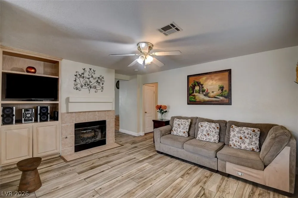 5700 Royal Castle Lane Las Vegas, NV 89130