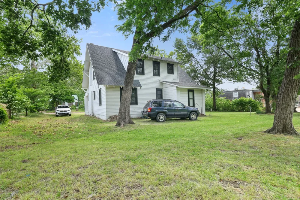 1301 3rd Durant, OK 74701