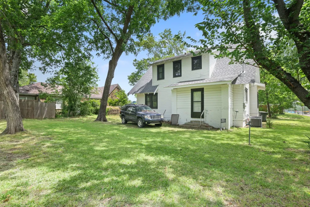 1301 3rd Durant, OK 74701