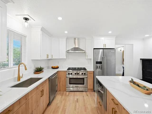 2451 S Holly Place Denver, CO 80222