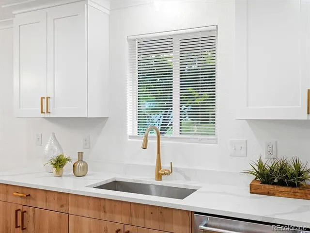 2451 S Holly Place Denver, CO 80222