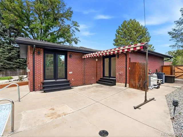 2451 S Holly Place Denver, CO 80222