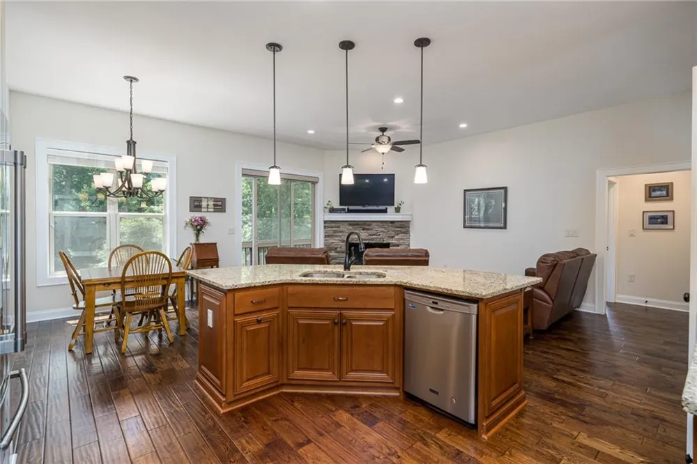420 Meadow Circle Ellijay, GA 30540