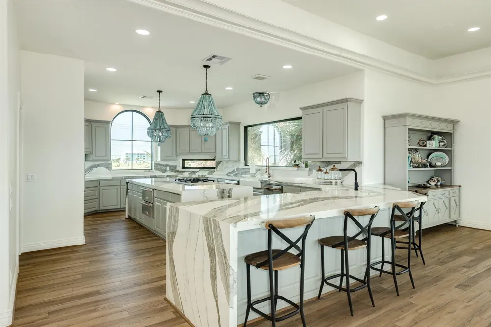 19219 Shores Drive Galveston, TX 77554