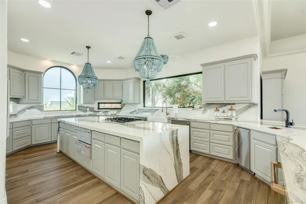 19219 Shores Drive Galveston, TX 77554