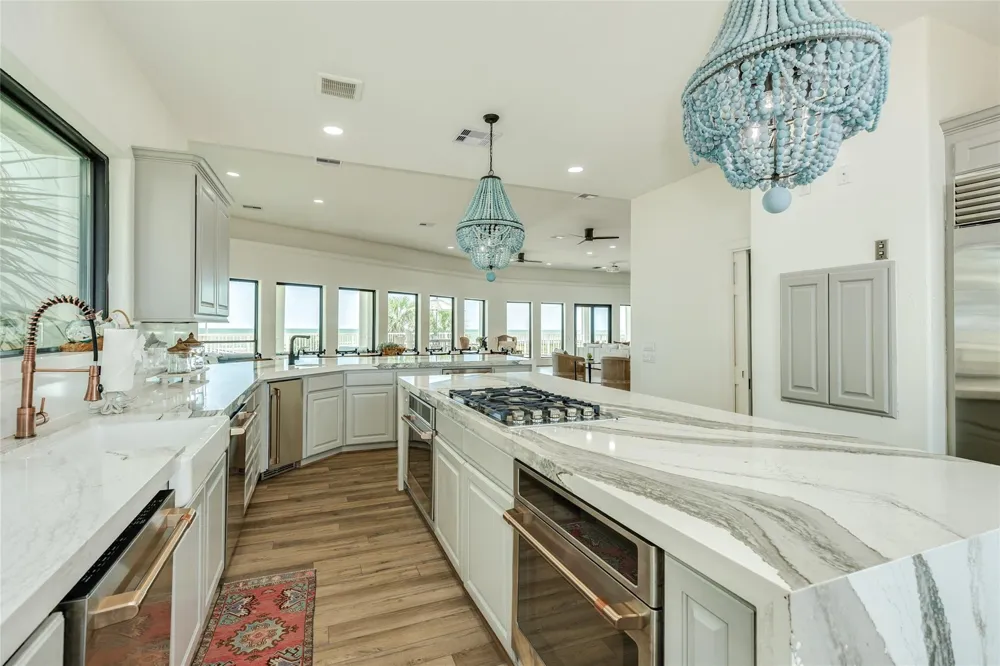 19219 Shores Drive Galveston, TX 77554