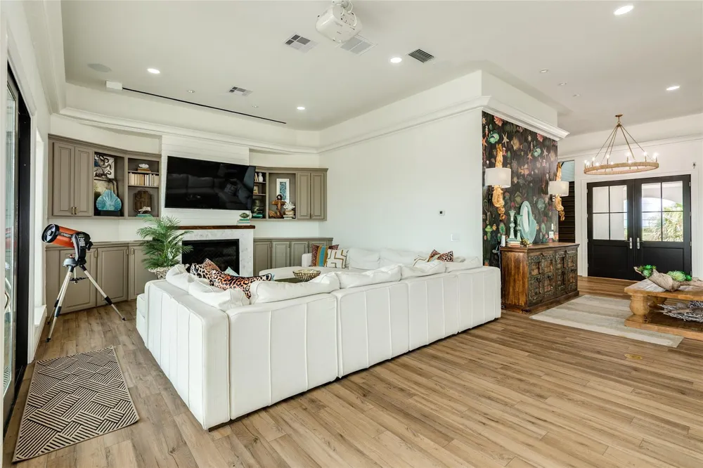 19219 Shores Drive Galveston, TX 77554