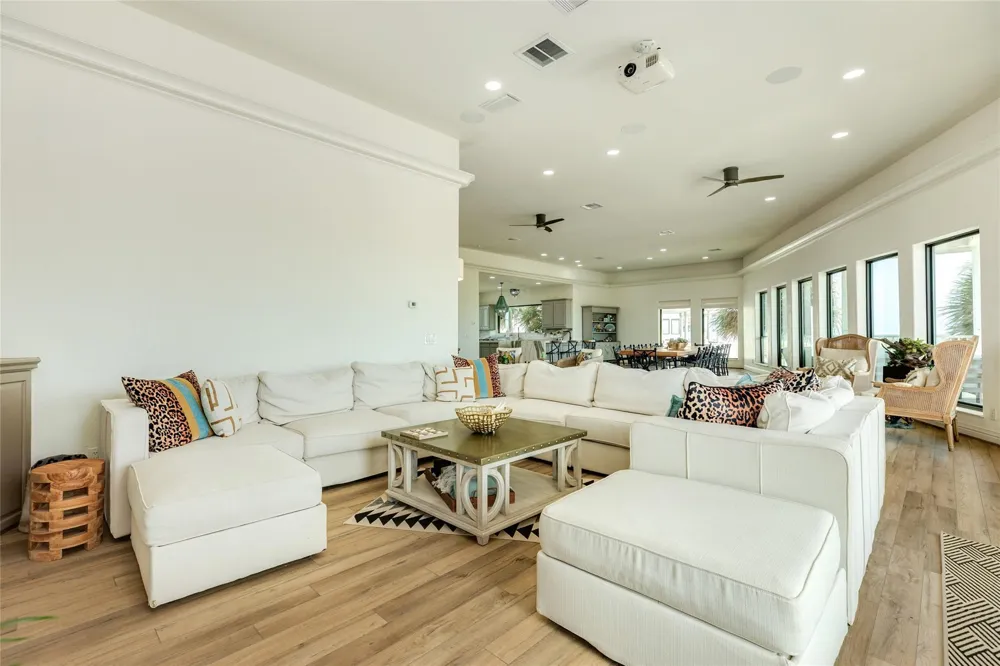 19219 Shores Drive Galveston, TX 77554