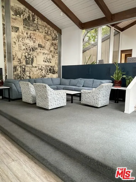 5321 Raintree Circle Culver City, CA 90230