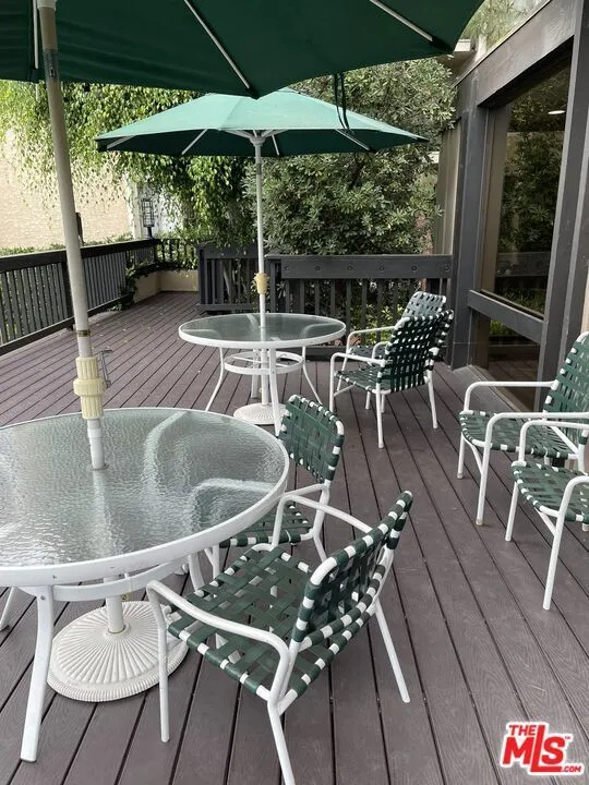 5321 Raintree Circle Culver City, CA 90230