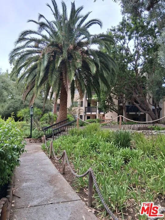 5321 Raintree Circle Culver City, CA 90230