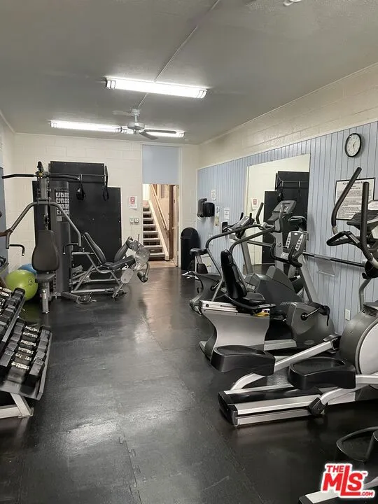 5321 Raintree Circle Culver City, CA 90230