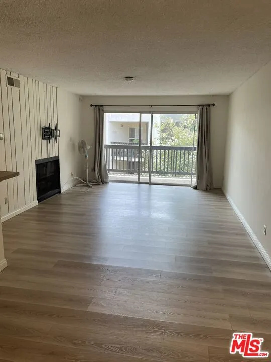 5321 Raintree Circle Culver City, CA 90230