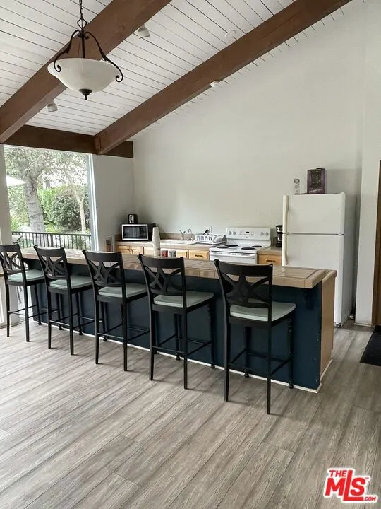 5321 Raintree Circle Culver City, CA 90230