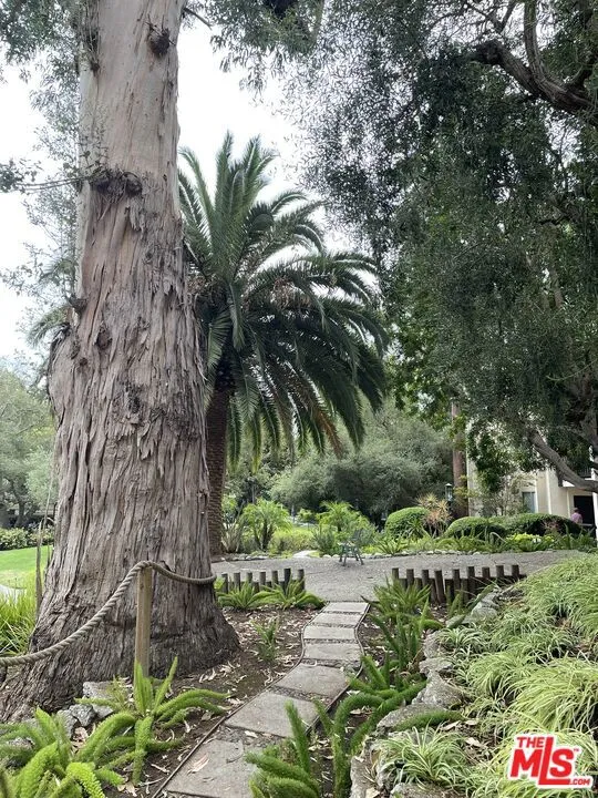5321 Raintree Circle Culver City, CA 90230