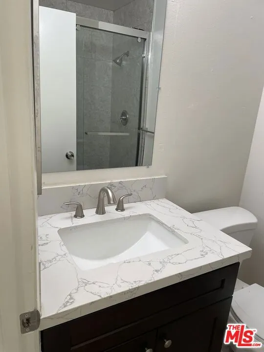 5321 Raintree Circle Culver City, CA 90230