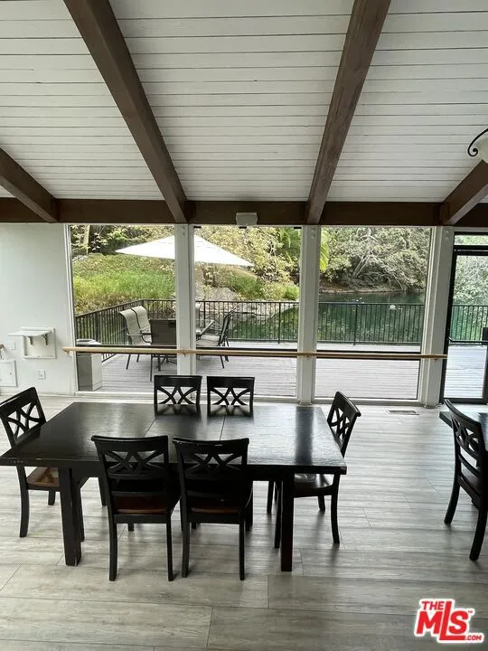 5321 Raintree Circle Culver City, CA 90230