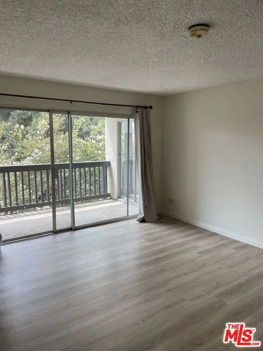 5321 Raintree Circle Culver City, CA 90230