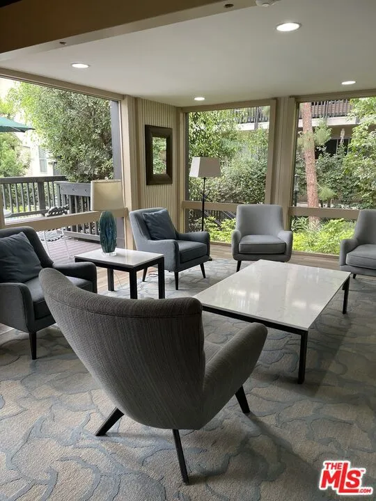 5321 Raintree Circle Culver City, CA 90230