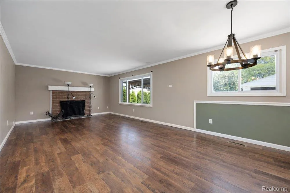 6148 Cardwell Street Garden City City, MI 48135