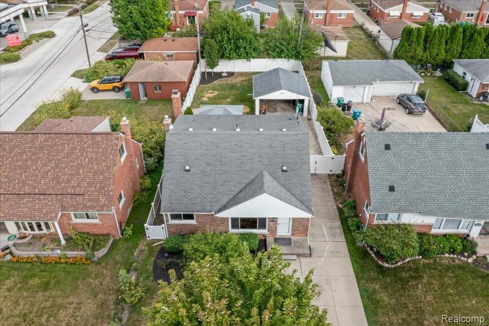 6148 Cardwell Street Garden City City, MI 48135