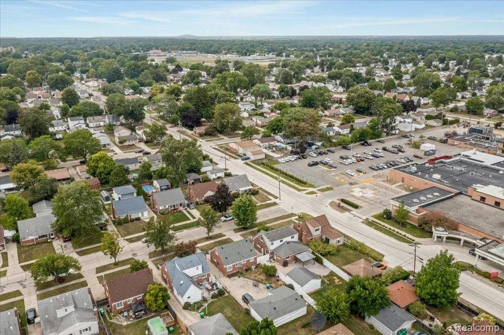 6148 Cardwell Street Garden City City, MI 48135