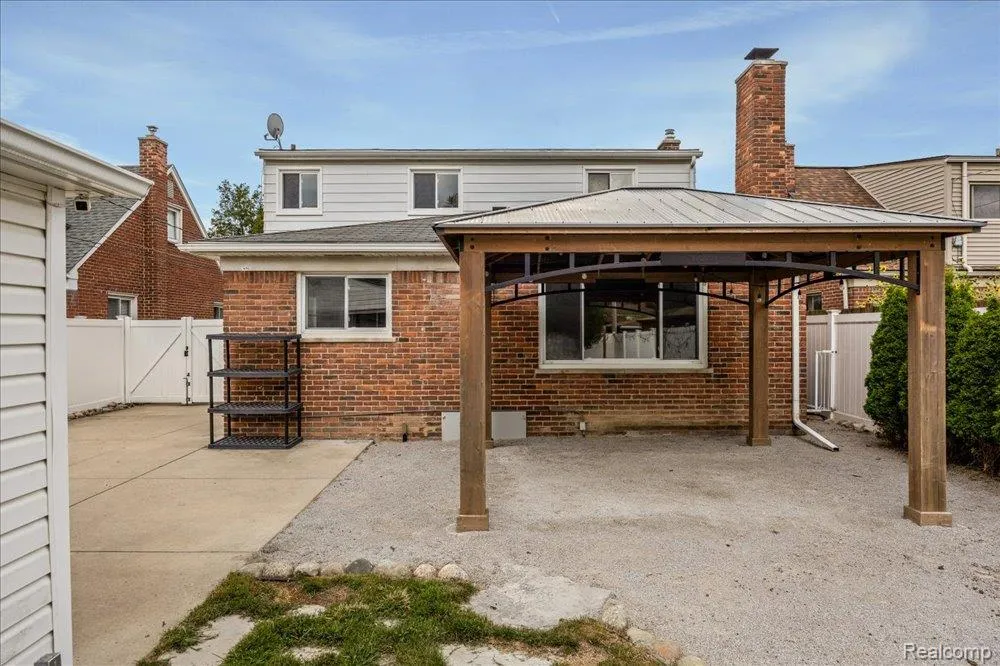 6148 Cardwell Street Garden City City, MI 48135