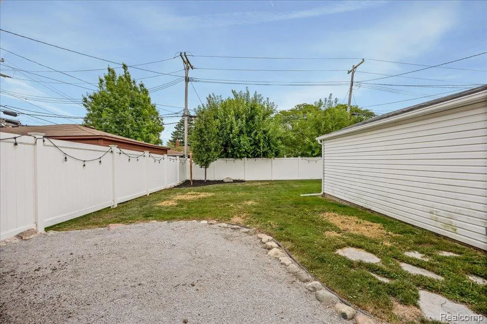 6148 Cardwell Street Garden City City, MI 48135