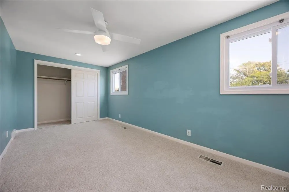 6148 Cardwell Street Garden City City, MI 48135