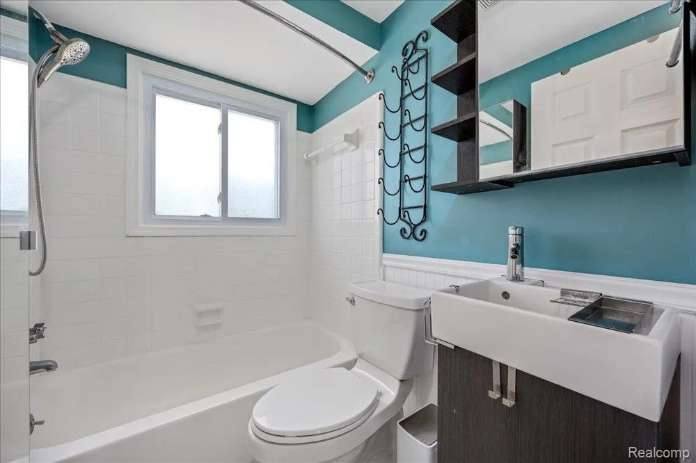 6148 Cardwell Street Garden City City, MI 48135