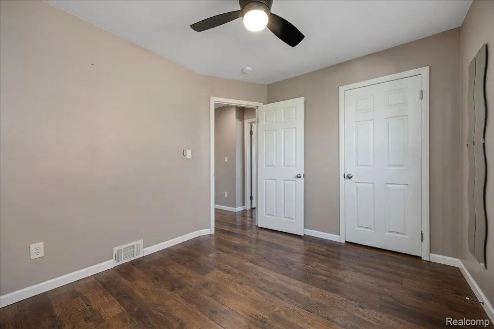 6148 Cardwell Street Garden City City, MI 48135