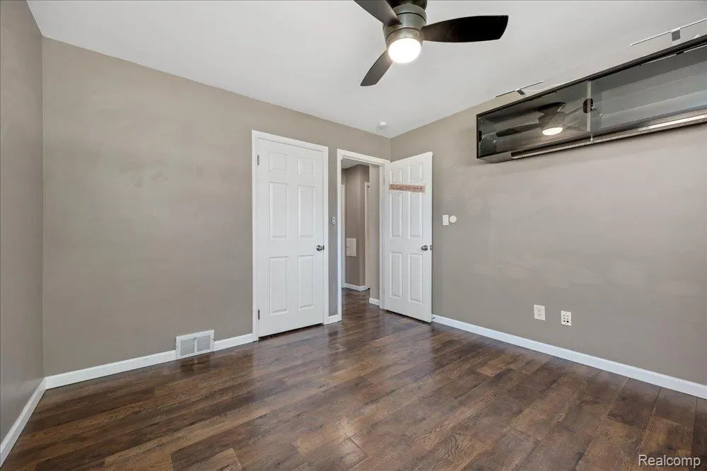 6148 Cardwell Street Garden City City, MI 48135