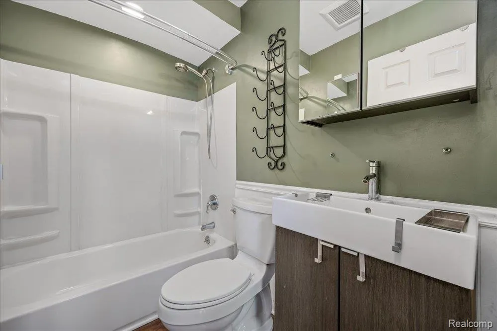 6148 Cardwell Street Garden City City, MI 48135