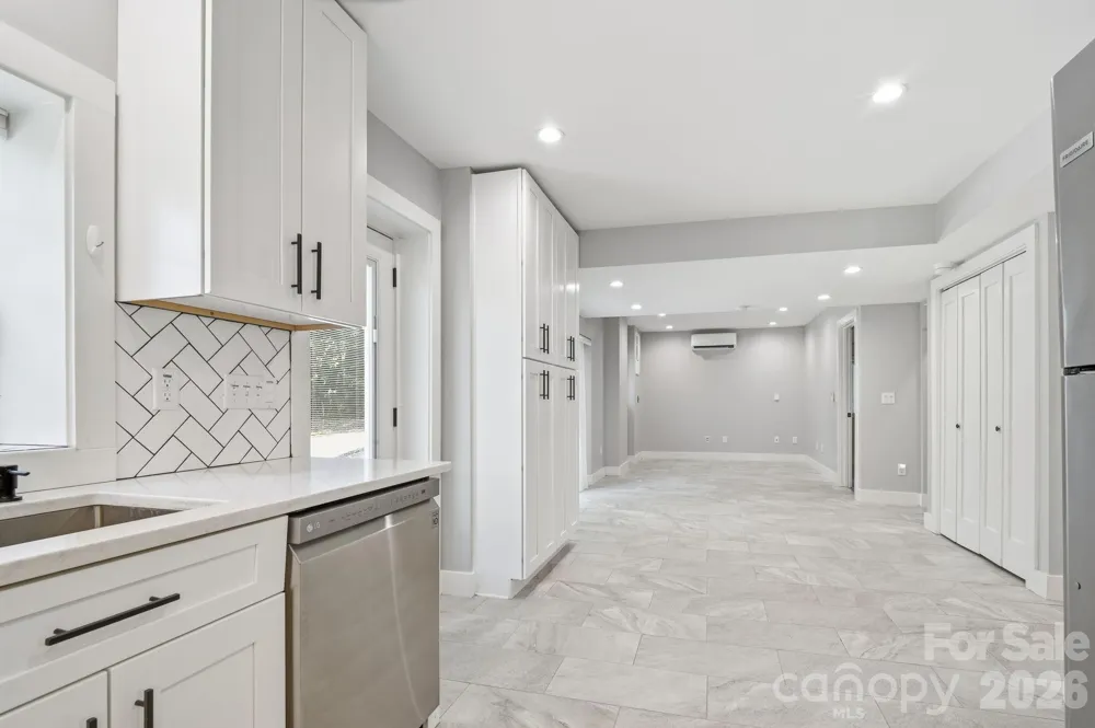 77 Trotter Place Asheville, NC 28806