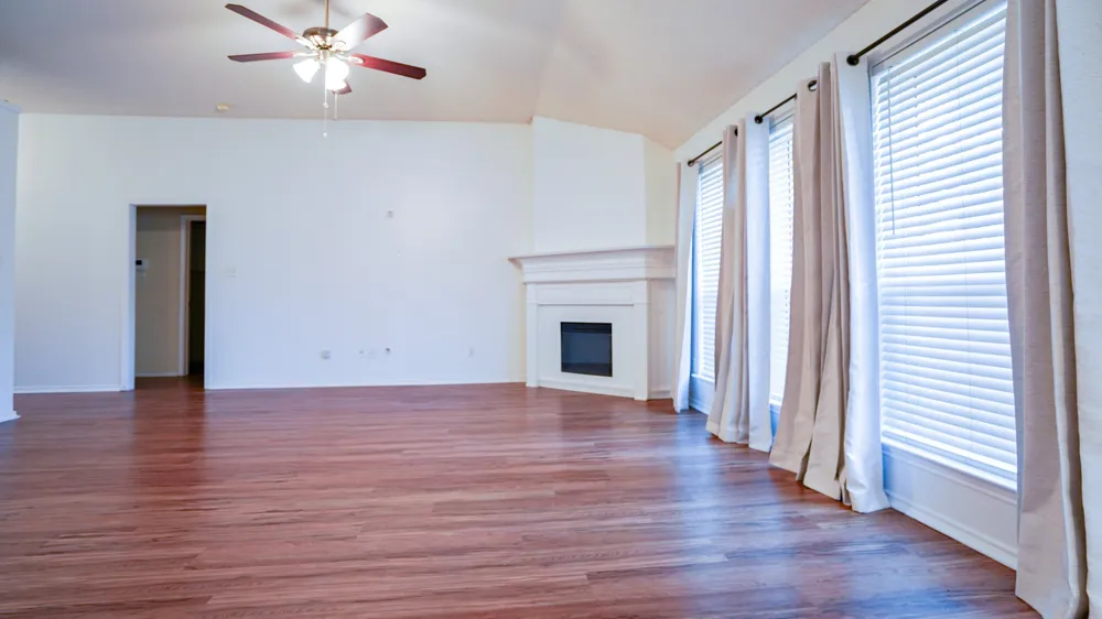 1012 Kingsley Drive Saginaw, TX 76179